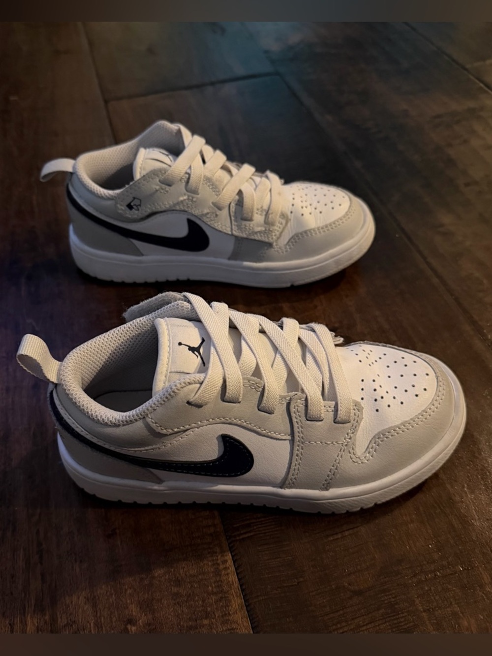 Jordan Kids white, midnight blue and neutral grey Low-Top Sneakers